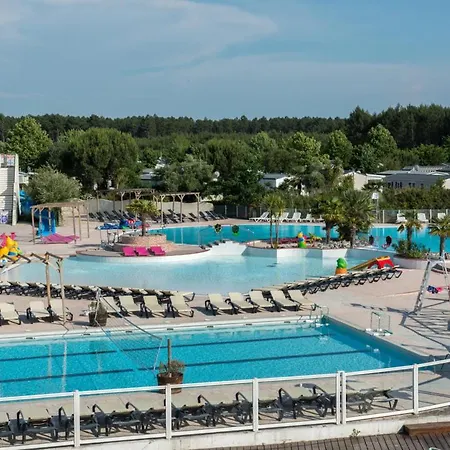 Mobil 205 6 A 8 Personnes Campsite Gastes